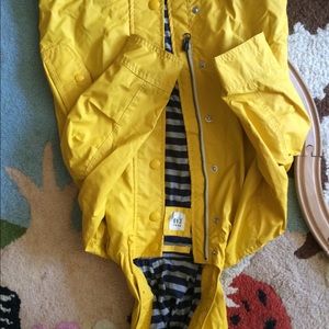 Gap rain jacket